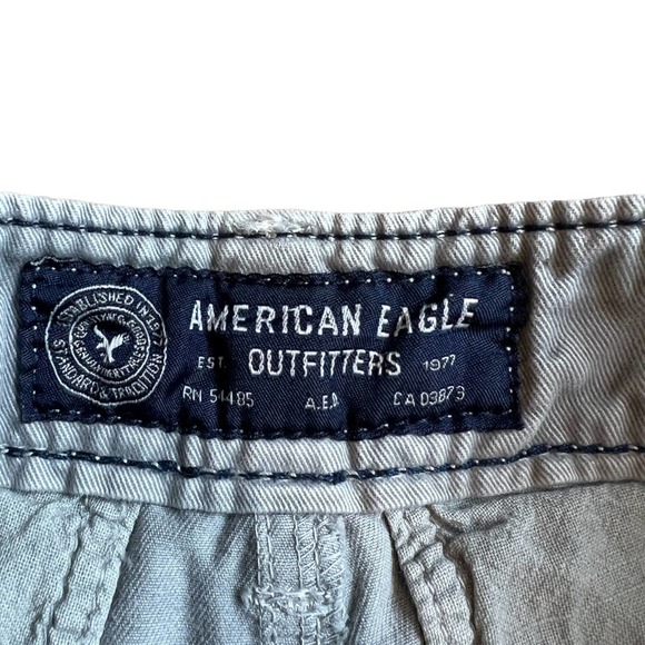 AMERICAN EAGLE OUTFITTERS Classic Mid Rise Tan Khaki Twill Shorts, size 28" - Picture 10 of 10